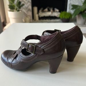 Size 6 Clark Indigo Vintage Style Shoes